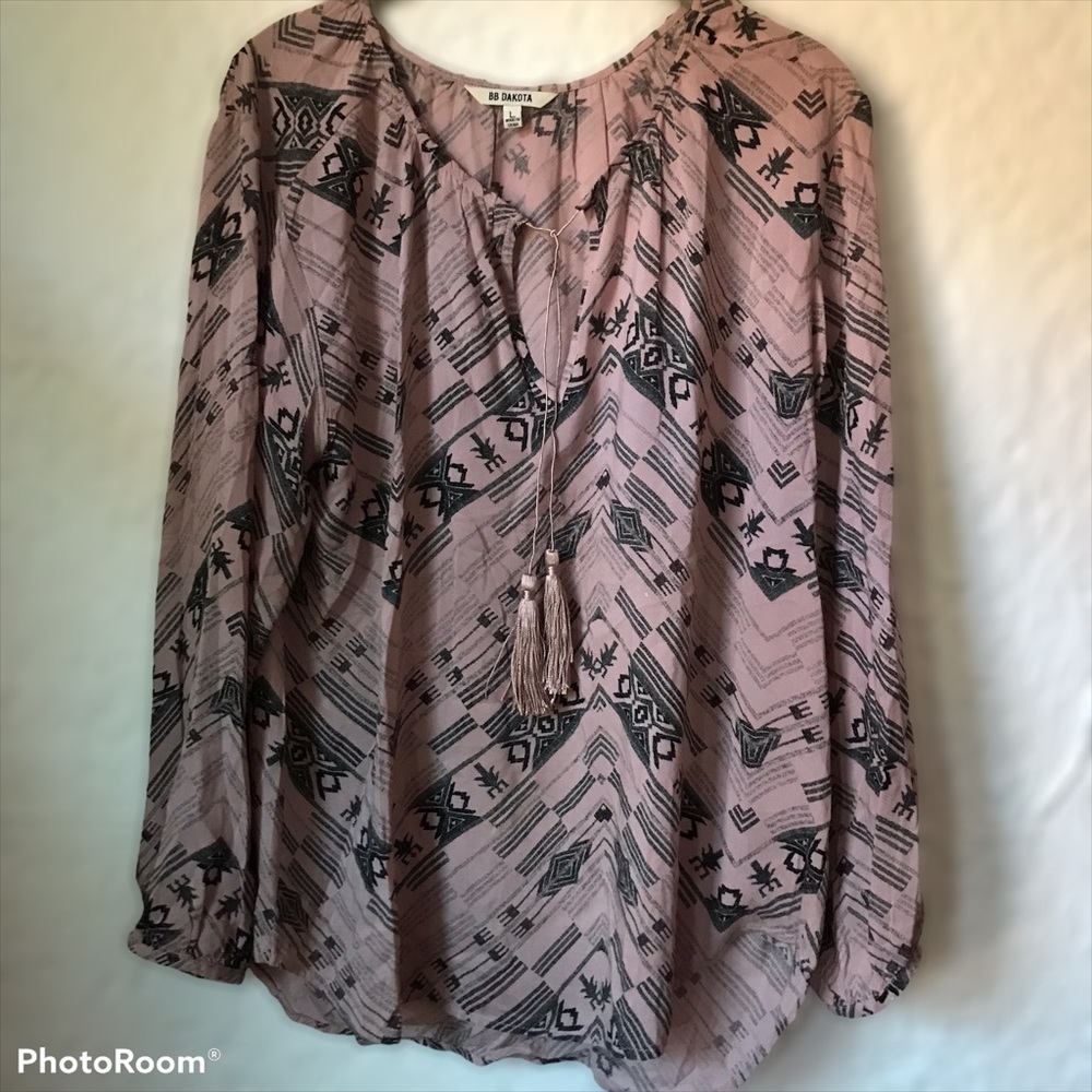 B.B. Dakota Muted pink Native pattern tunic